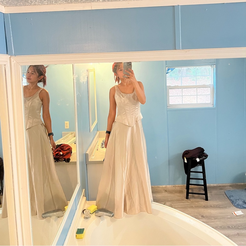 Vintage wedding dress